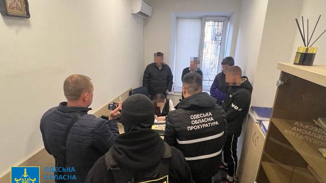 Вимагав хабаря з хабу для інвалідів —  в Одесі затримали посадовця міськради