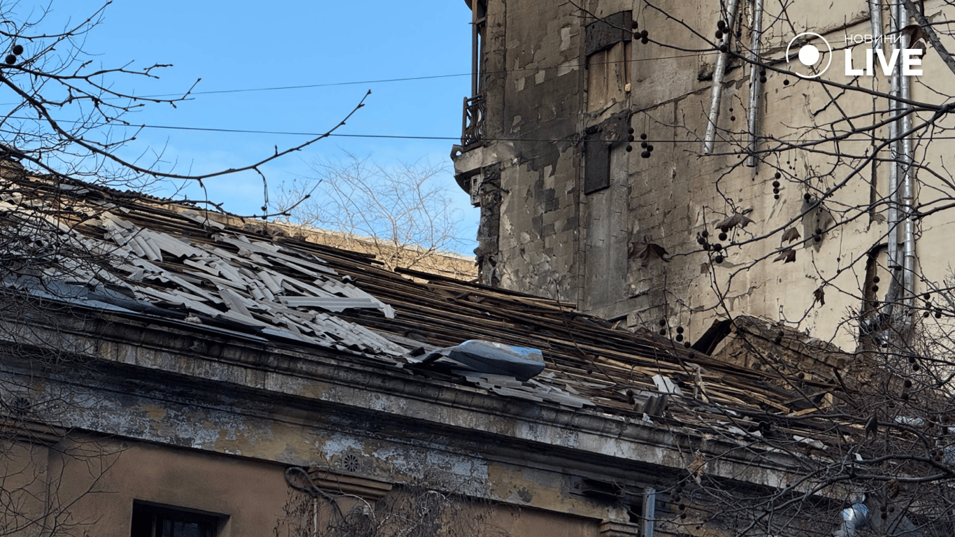 Пошкодження будинку після атаки дронів РФ