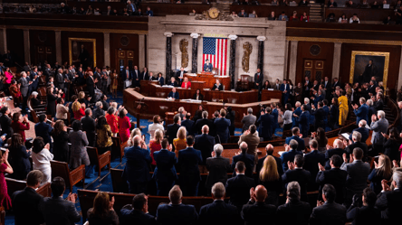 У Конгресі США ухвалили акт, який зобов'язує Байдена передати допомогу Ізраїлю - 290x160