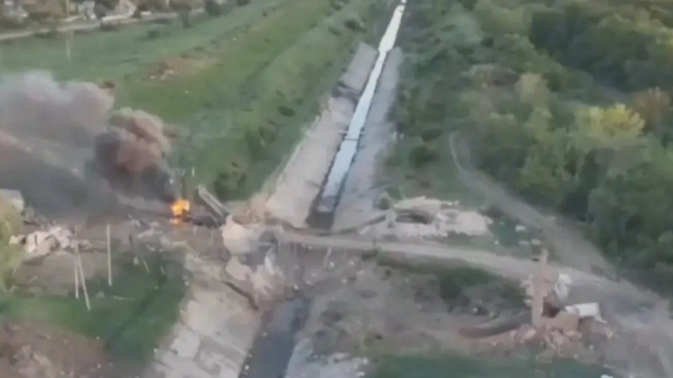 ВСУ взорвали мост через канал Северский Донец — Донбасс со стратегической целью