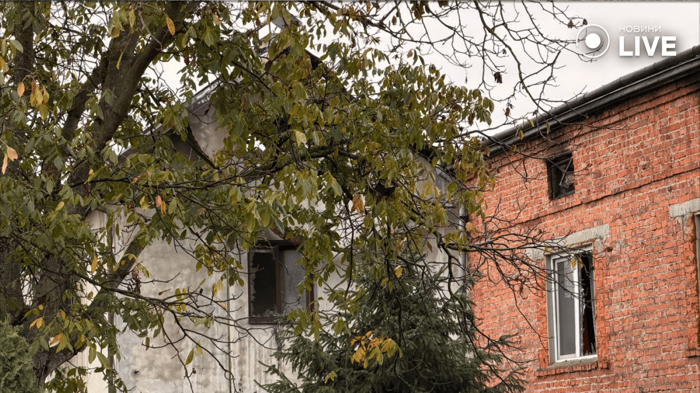 Пожежі та руйнування в Мурованому: фото наслідків атаки на Львівщину - фото 1