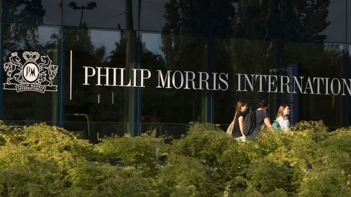 Компания-спонсор войны Philip Morris все еще работает в Украине и получает льготы, — СМИ