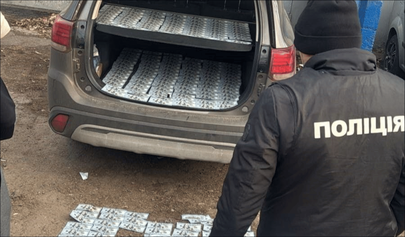 Одесит вимагав у військового 25 тис. доларів — деталі схеми - фото 1