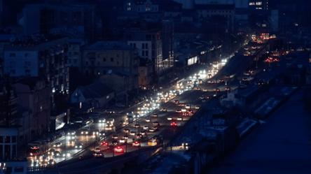 Де та коли вимикатимуть світло — графіки на завтра - 290x166