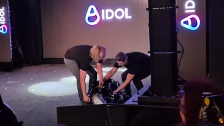 Российские инженеры опозорились — изобретение сломалось на сцене - 285x160