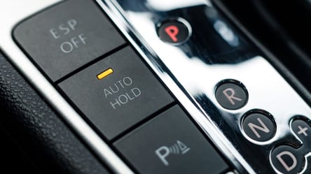 Что такое функция Auto Hold в автомобиле — ее преимущества и недостатки - 285x160