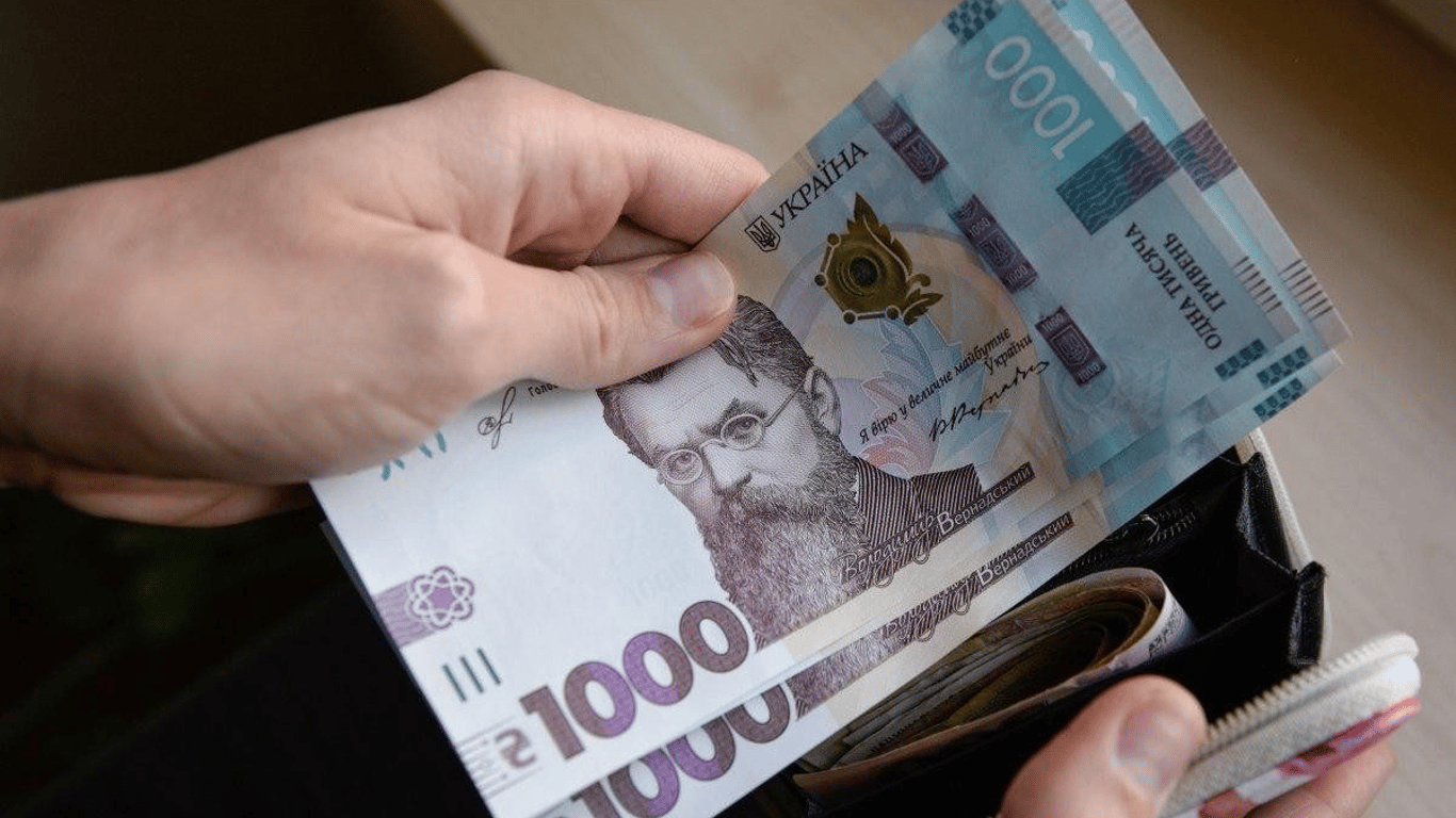 В Україні випустять нові банкноти номіналом 1000 грн: що зміниться