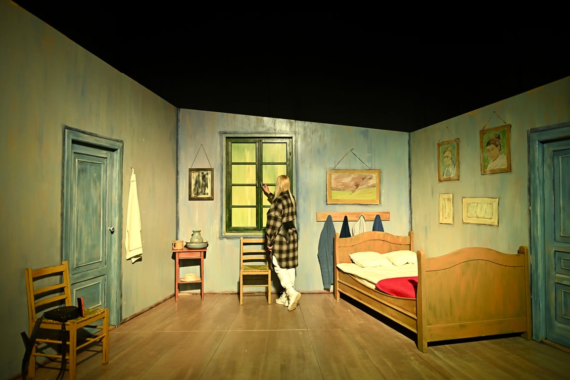 У столиці України вперше відкрили виставку "Всесвіт Ван Гога"