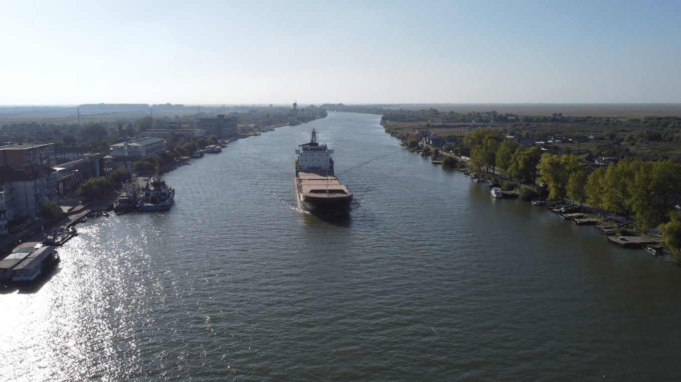 Майже півтора мільйона тонн вантажів вже перевезено через Дунай