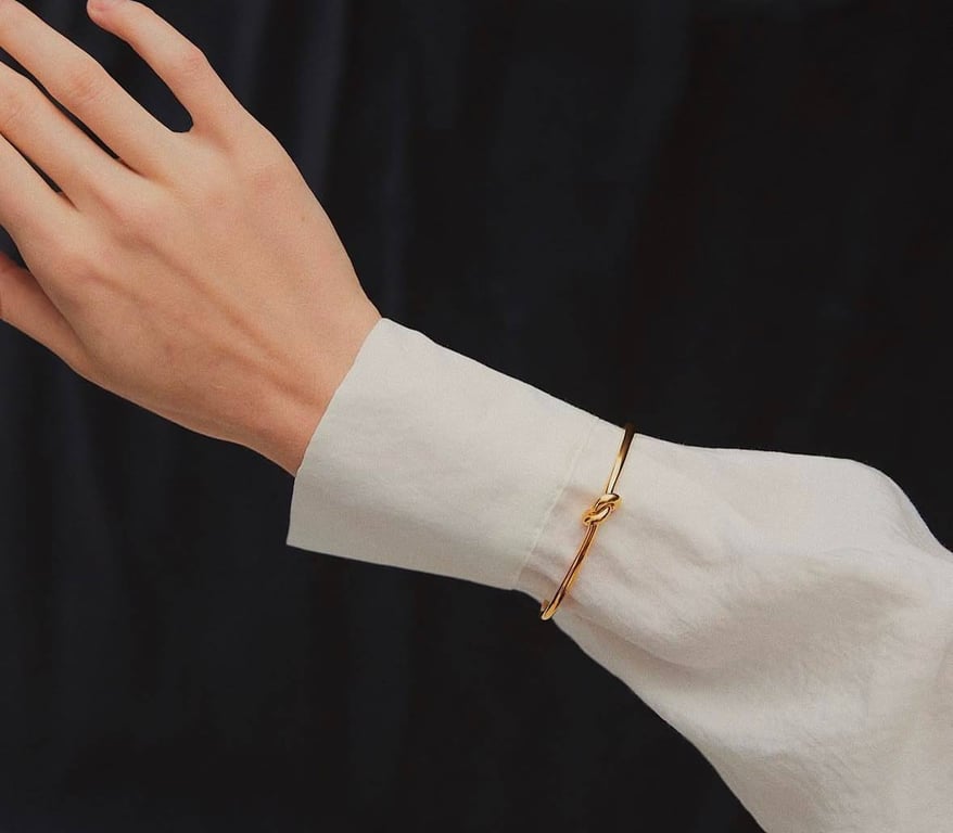 Мінімалістичні прикраси мають дуже вишуканий вигляд