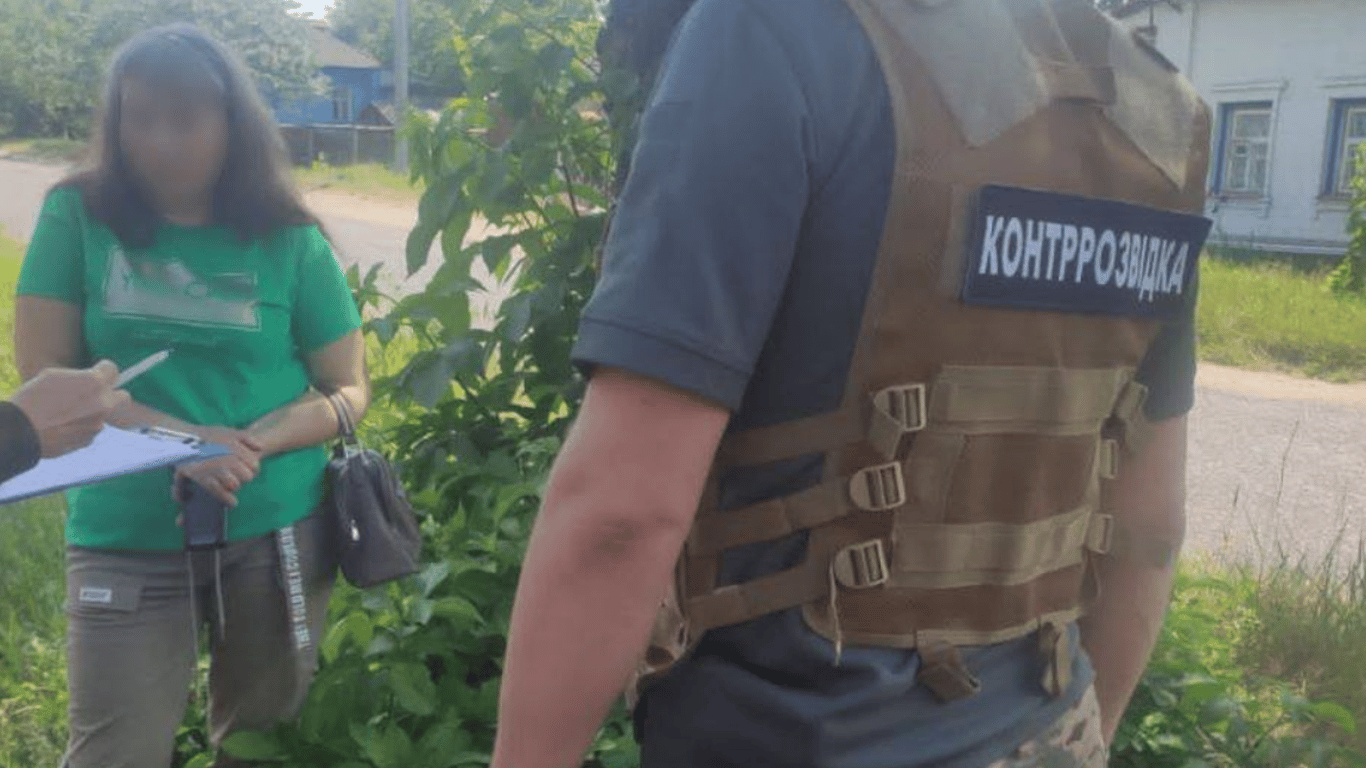 На Сумщині викрили жінку, яка здавала окупантам позиції ЗСУ