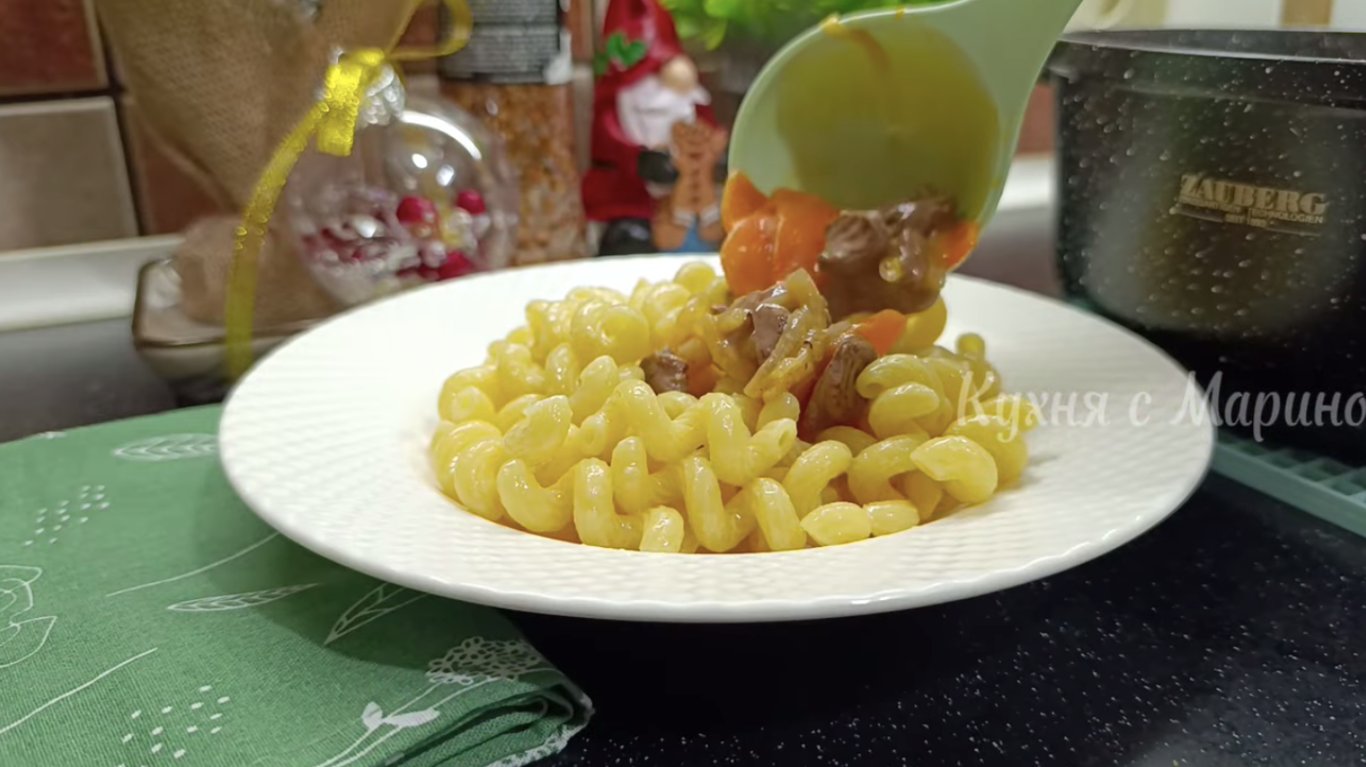 рецепт курячих сердець у вершковому соусі з макаронами на вечерю