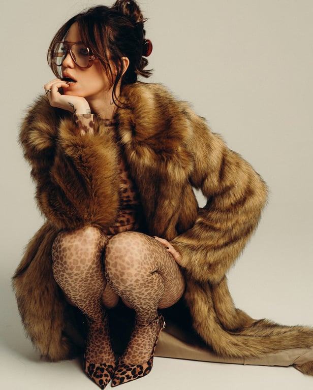 Надя Дорофєєва позувала у хутрі та леопарді