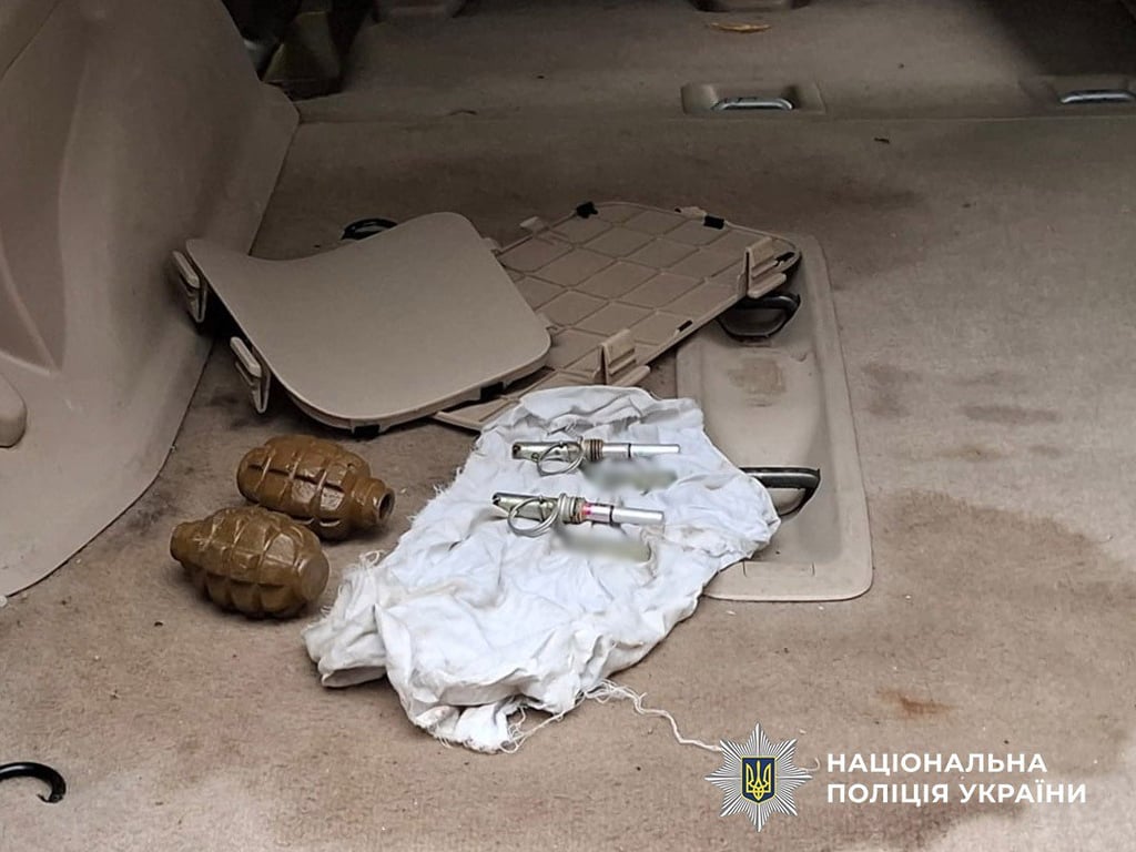 Віз гранати у багажнику авто — на Одещині затримали чоловіка - фото 1