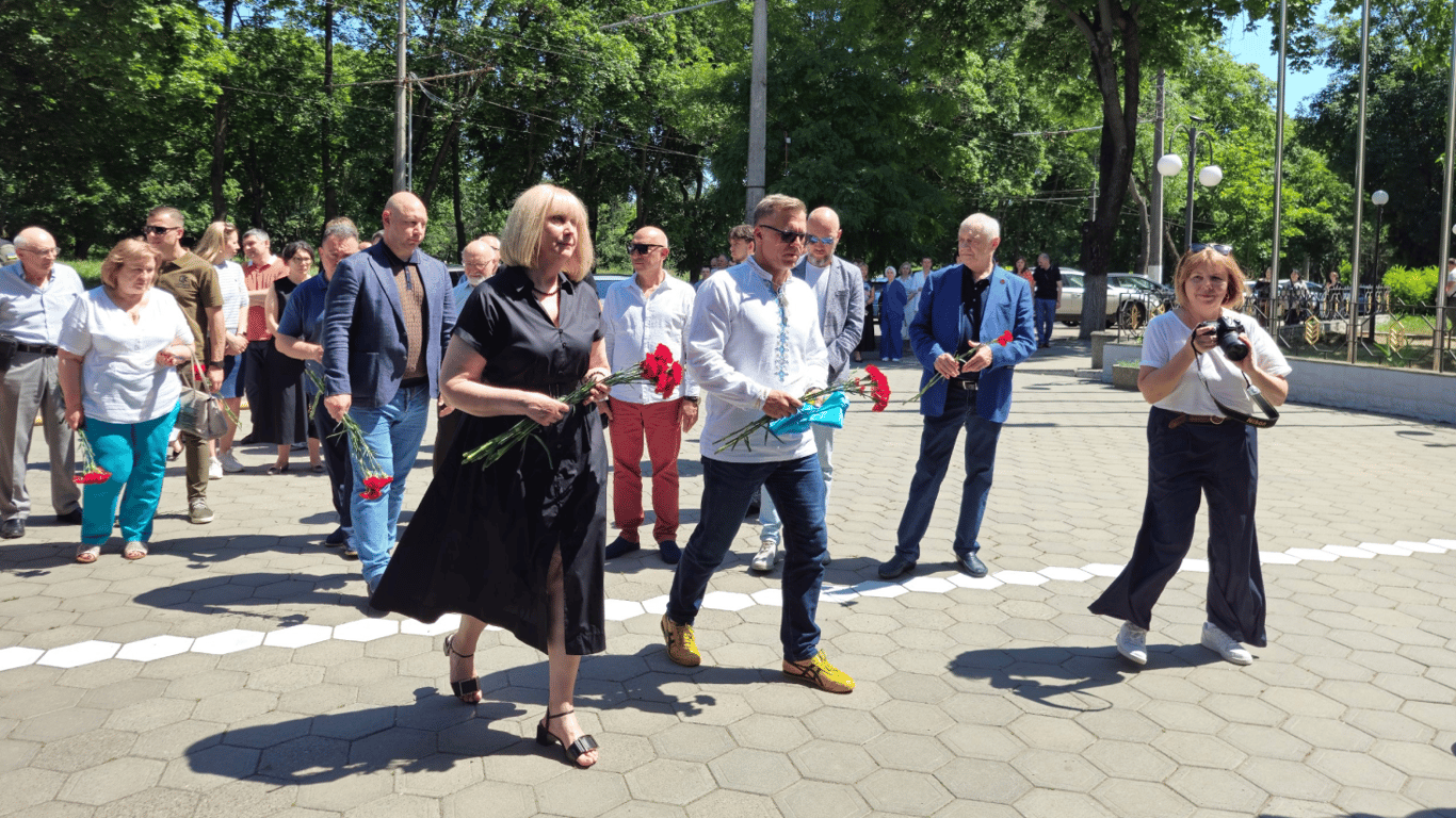 В Одессе открыли мемориальную доску Алексею Вадатурскому
