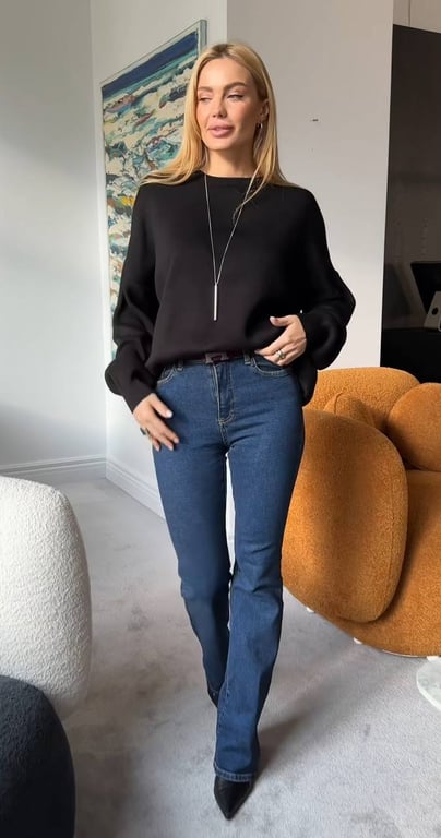 Джинси-кльош легко впишуться в будь-який стиль