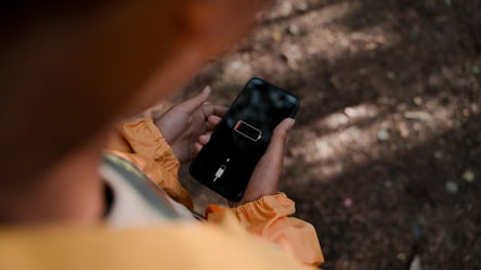 Почему смартфон разряжается, даже если им не пользоваться - 285x160