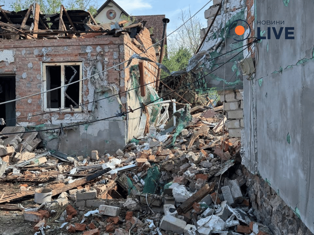 Наслідки російський ударів по Київському районі Харкова 7 червня