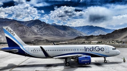 Індійський літак терміново приземлився у Пакистані через смерть пасажира - 285x160
