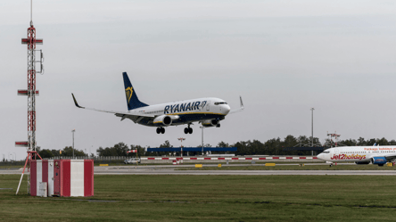 Ryanair сократит рейсы еще в одной из стран Европы - 285x160