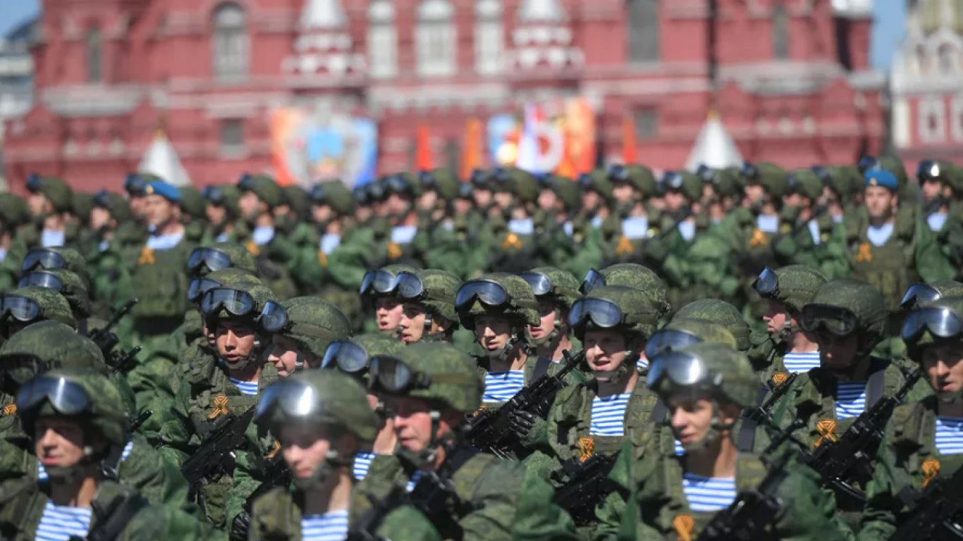 Кремль всеми способами пытается расширить армию РФ, — британская разведка