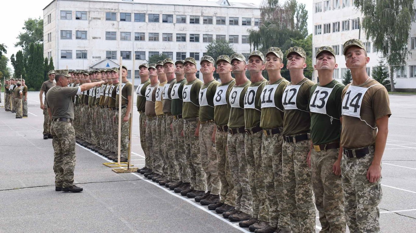 Як суд покарав студента, який після відрахування з вишу та мобілізації відмовився платити за навчання