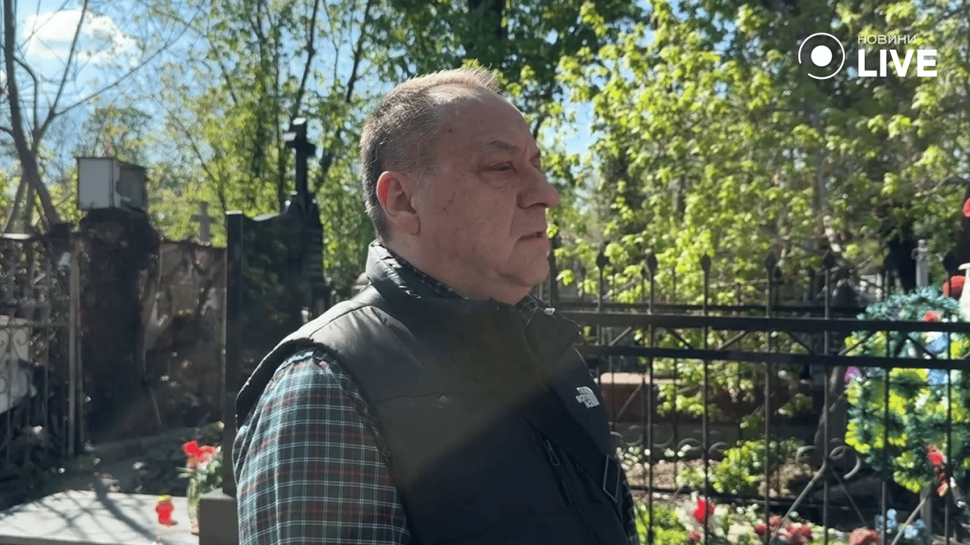 Поховання померлого депутата Олександра Іваницького