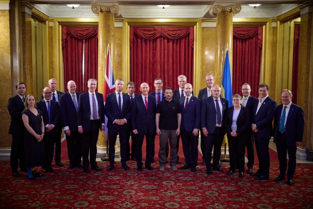 Что Владимир Зеленский делал в Великобритании