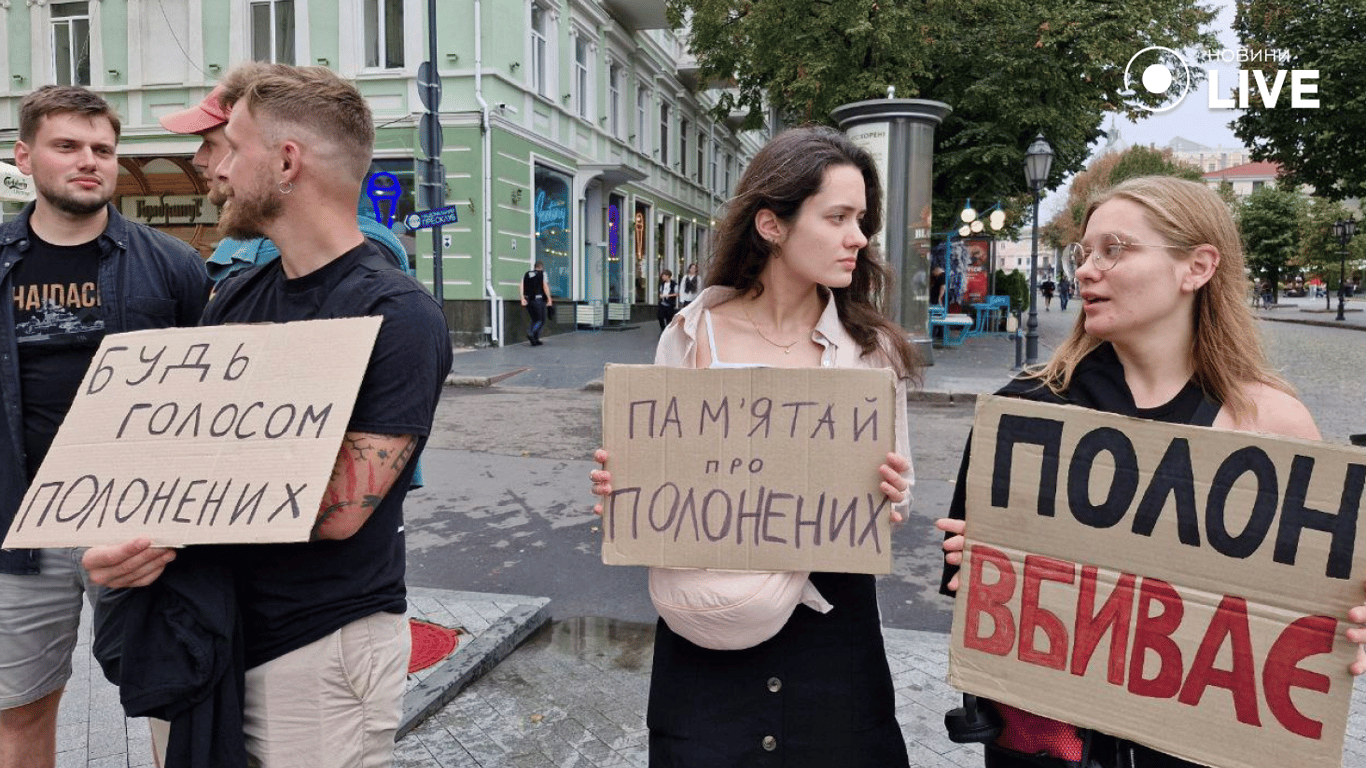 Поверніть героїв живими — в Одесі відбулася акція на підтримку військовополонених - фото 8