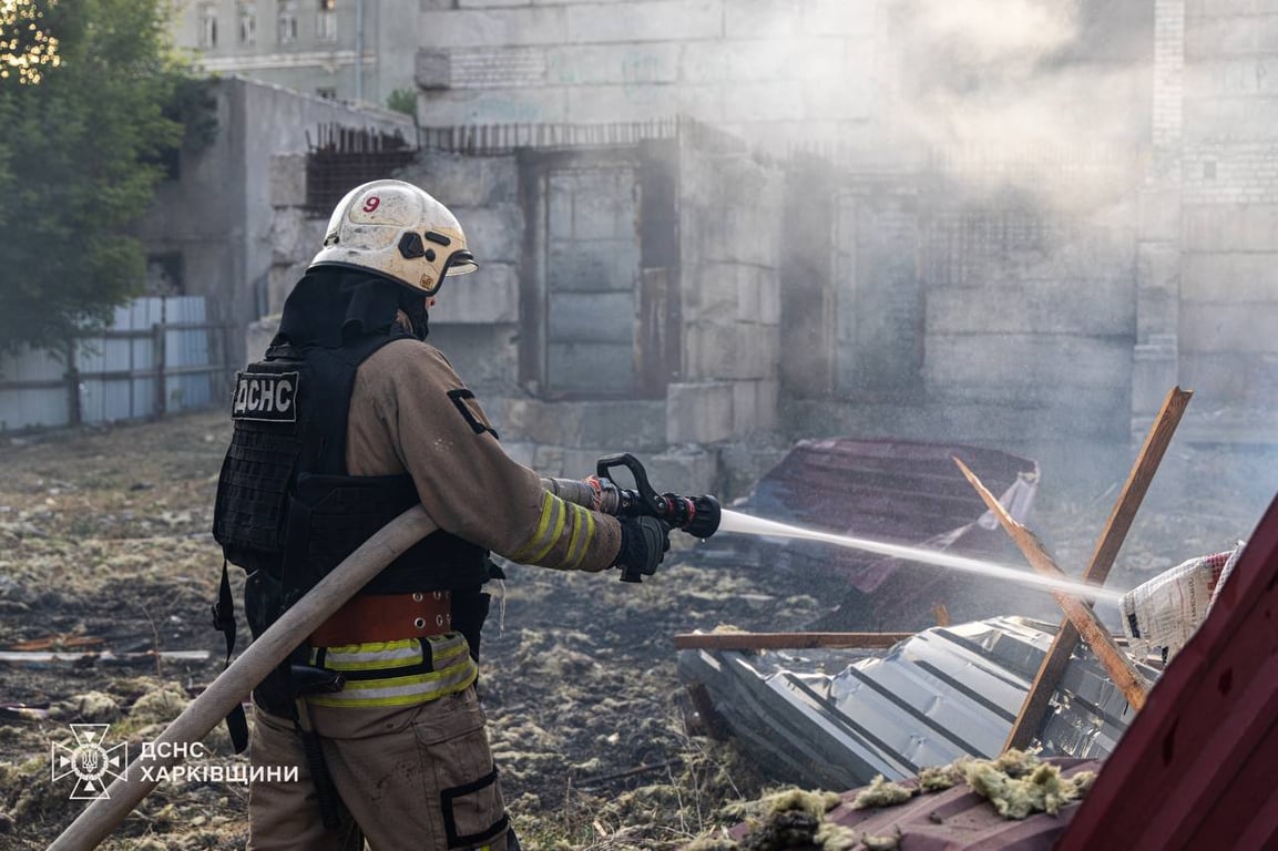 Наслідки атаки дронами на пологовий будинок у Харкові
