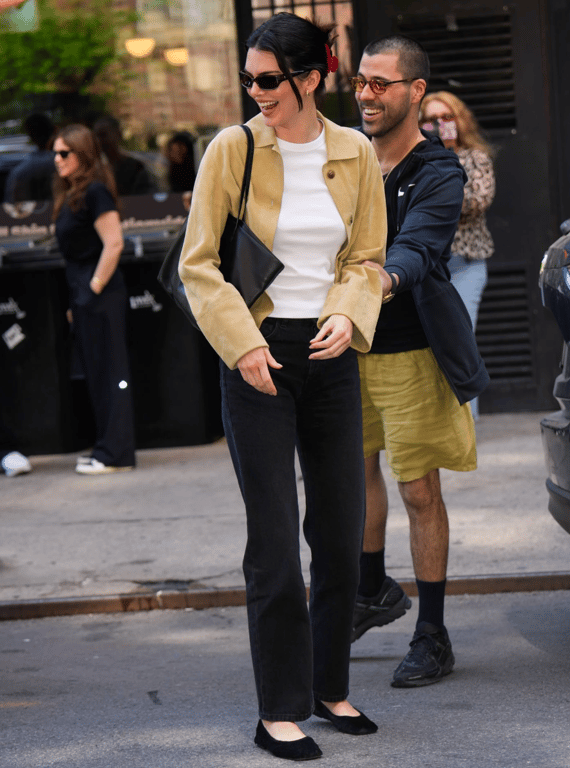 Образ прямісінько з 90-х, що вартий уваги