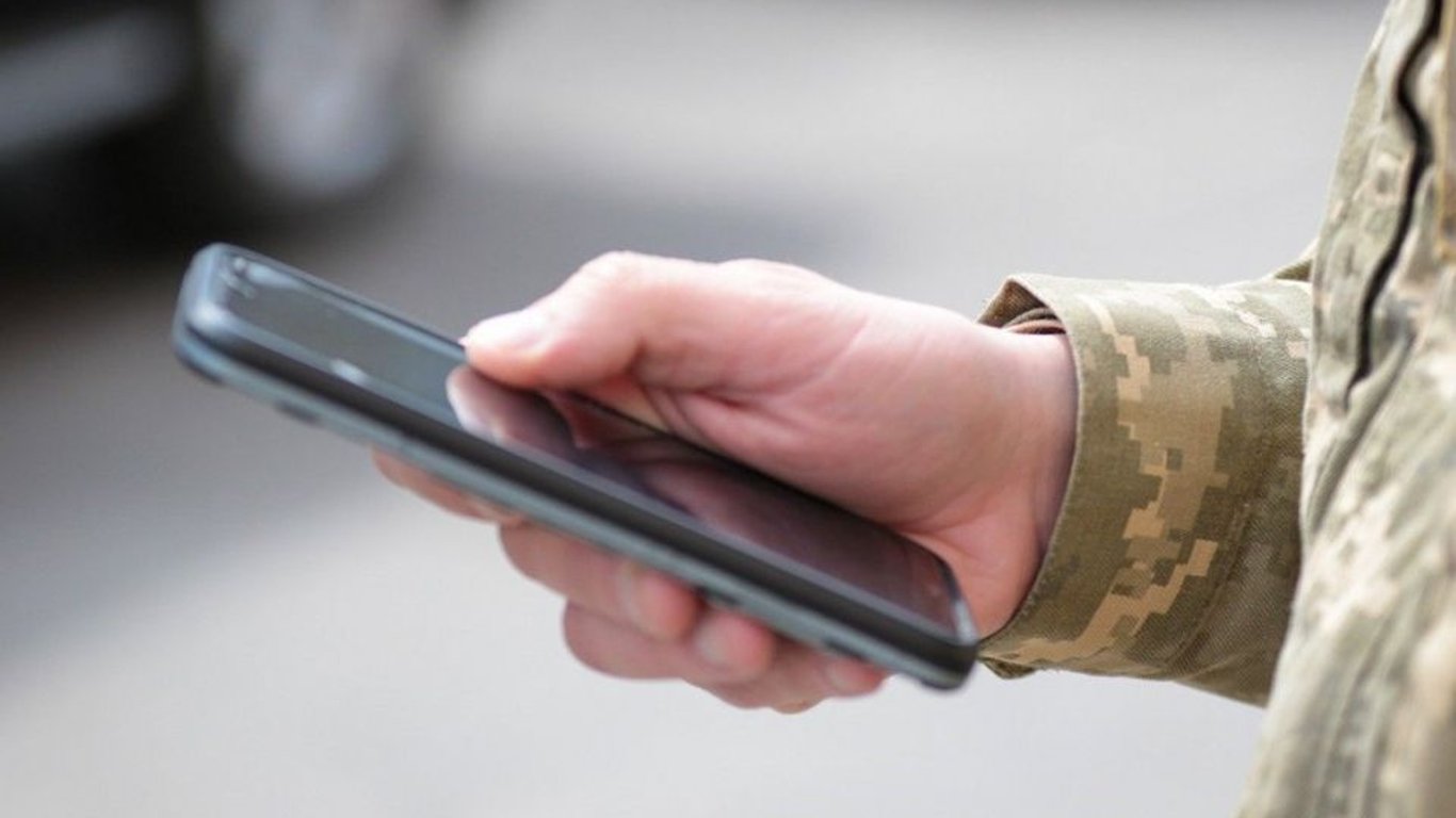 У Білорусі призиватимуть чоловіків до армії через СМС