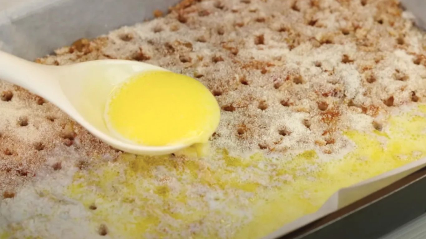 рецепт пирога з яблуками та з манкою