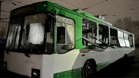 Росіяни обстріляли Дніпро — пошкоджені будівлі та тролейбуси - 285x160