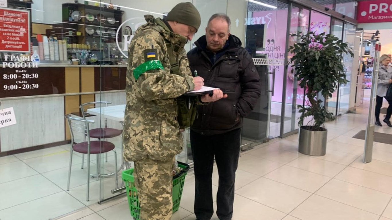 У ВР хочуть зобов’язати українців носити з собою військовий квиток — для чого це потрібно