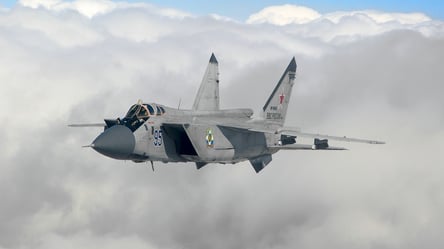 В воздухе истребитель МиГ-31К — какие области под угрозой ракетного удара - 285x160