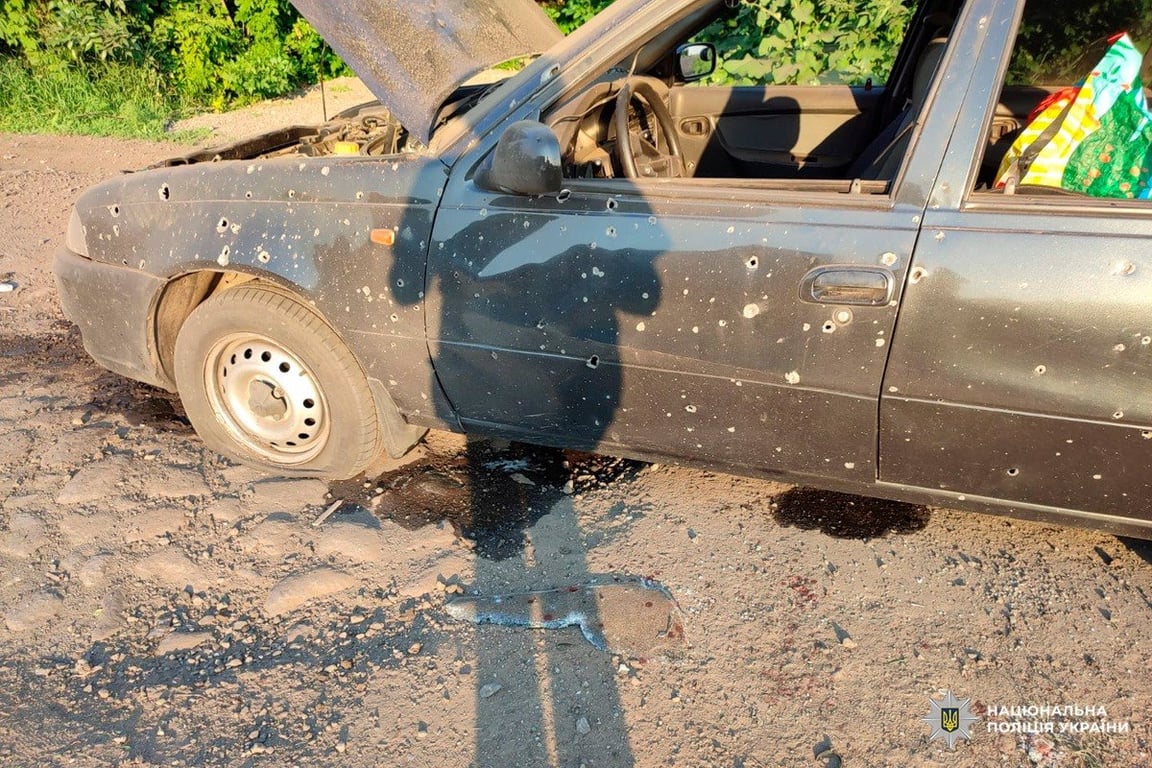 Обстріляний автомобіль