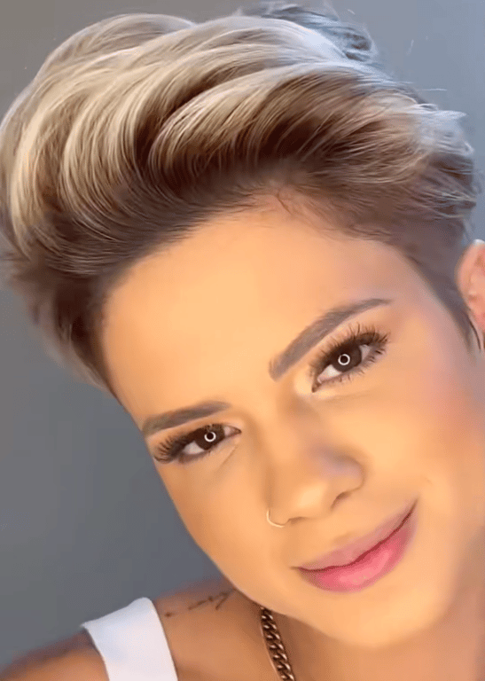 Трендова стрижка, що може мати різний вигляд