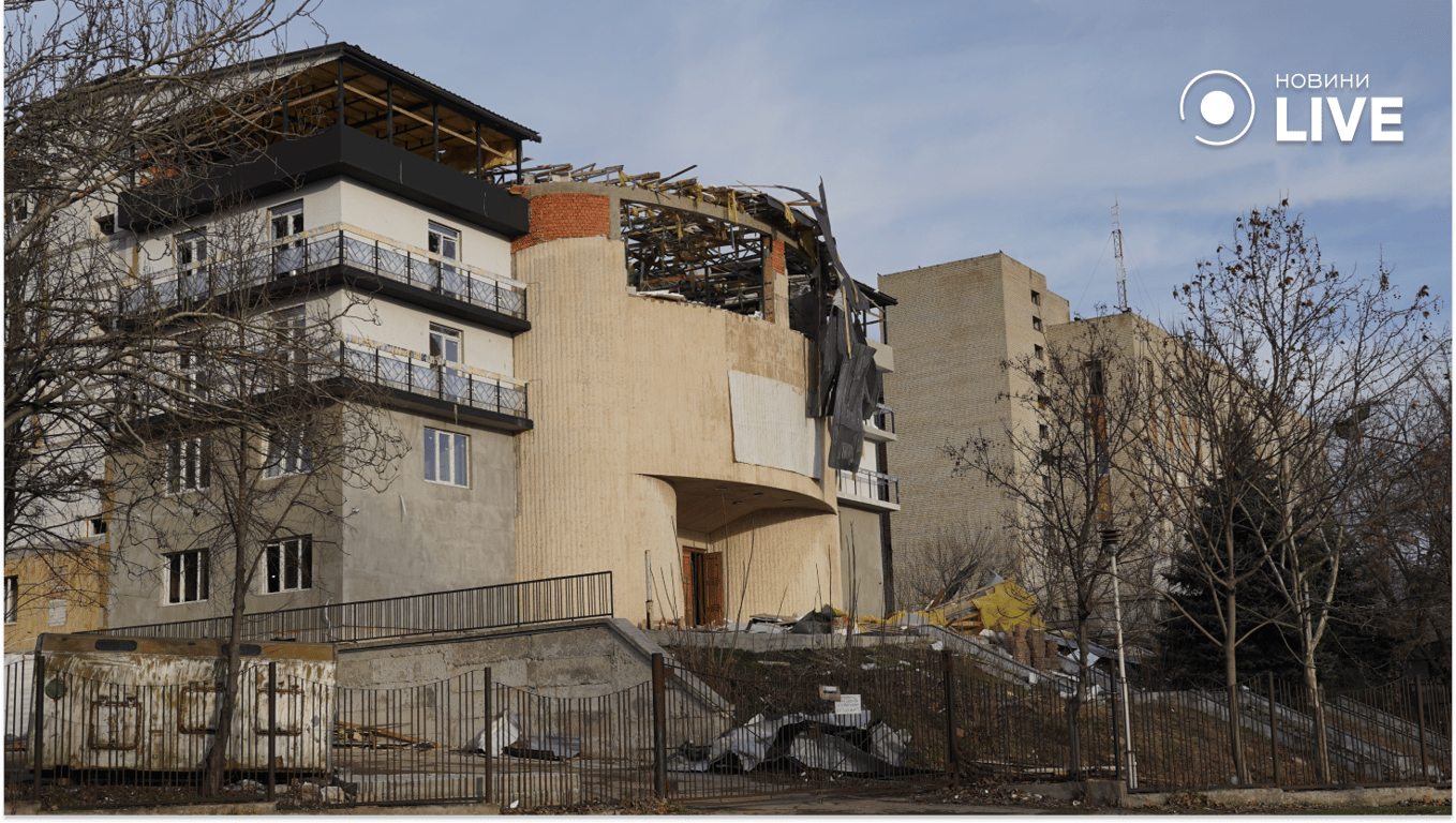 Наслідки пошкодження непрацюючої будівлі. Фото: Новини.LIVE/ Юлія Браславська