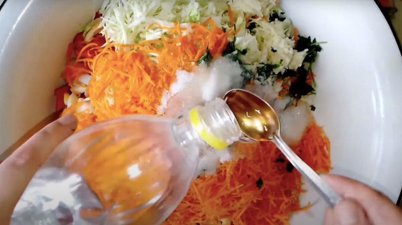 простий рецепт салату з овочів на зиму 