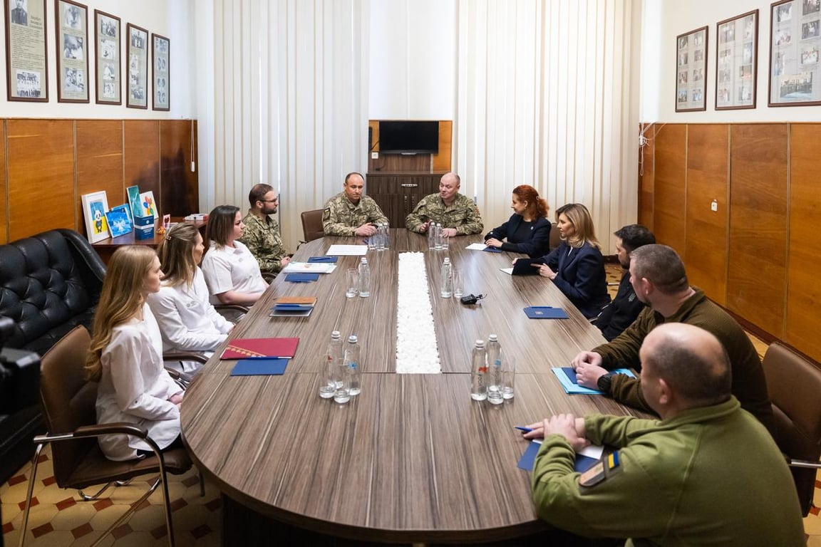 Президент і перша леді України обговорили впровадження безбар’єрних маршрутів у містах