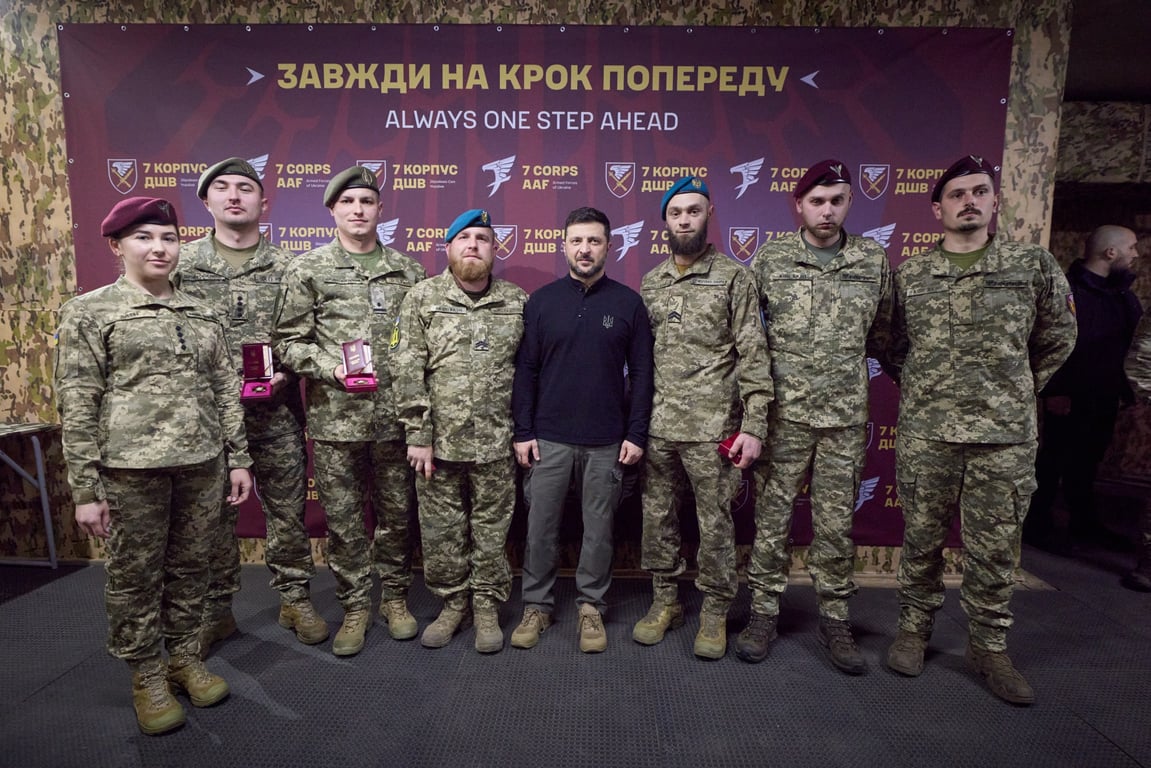 Зеленський нагородив бійців 4 листопада