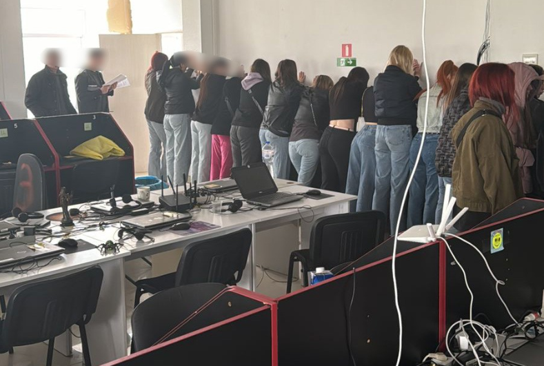 Слідчі Нацполіції ліквідували масштабний call-центр в Одесі