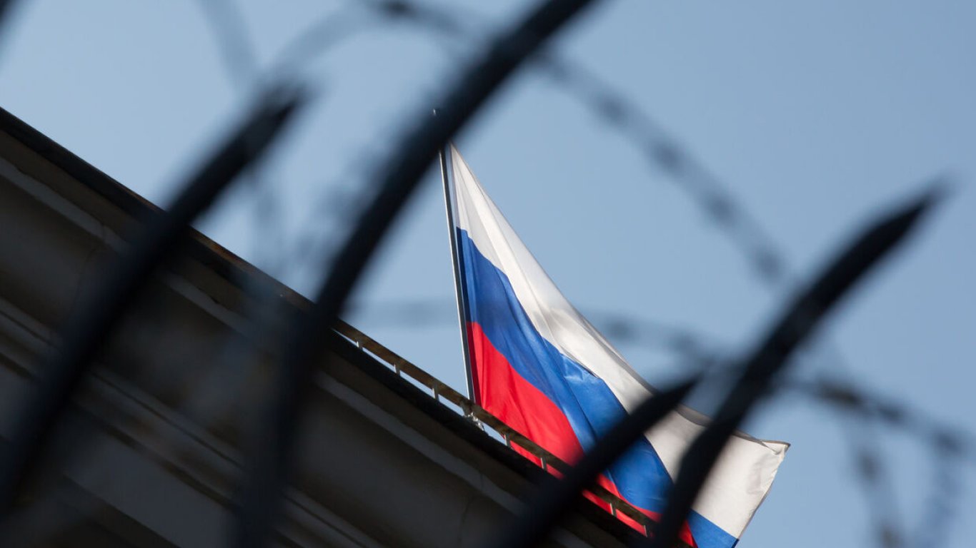 Санкции против рф — Украина ввела ограничения против руководителей крупнейших российских банков