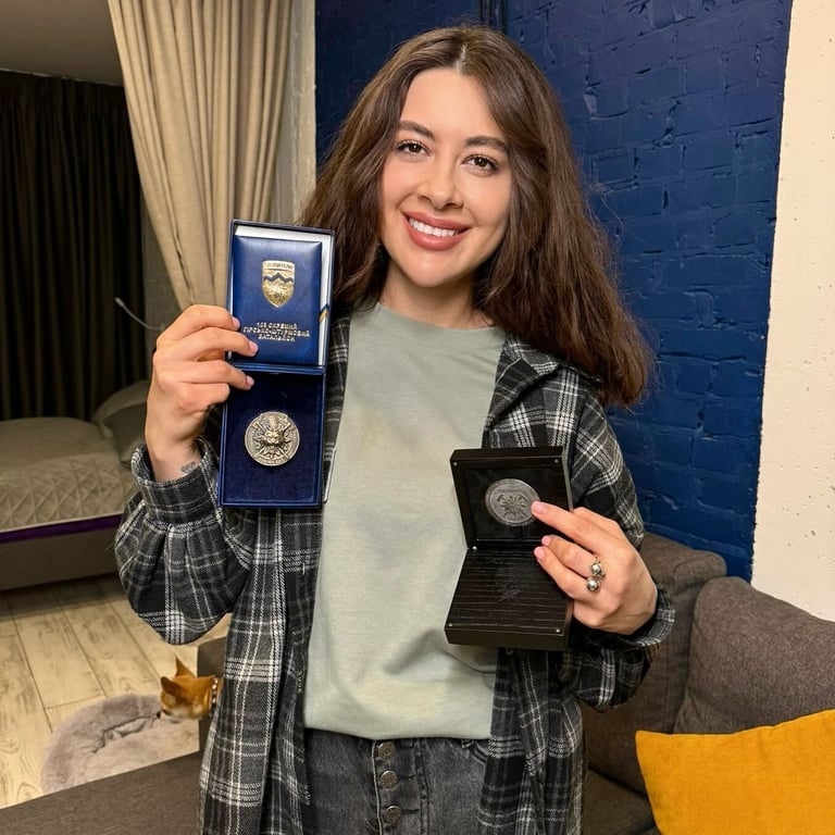 Українська блогерка Раміна Есхакзай. Фото: instagram.com/raminalalala/