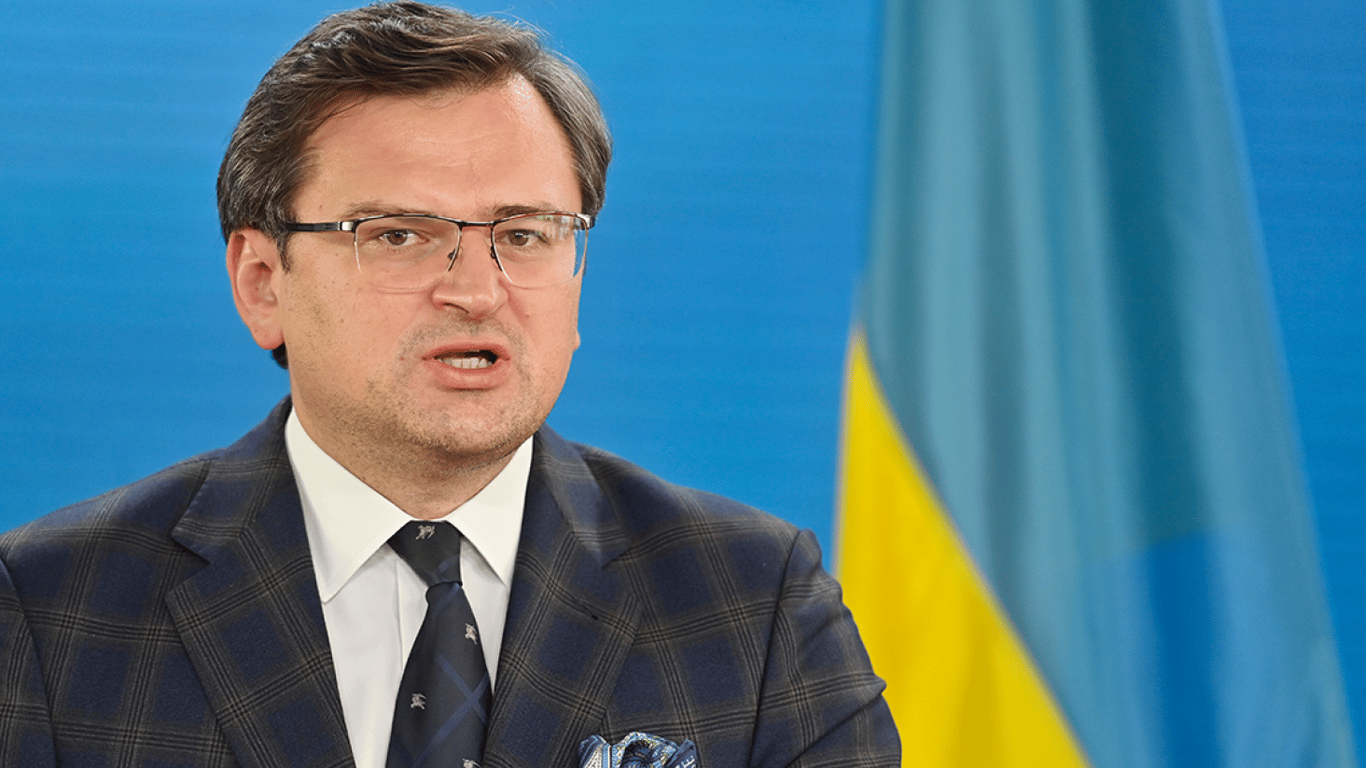 Кулеба повідомив про постачання літаків для України
