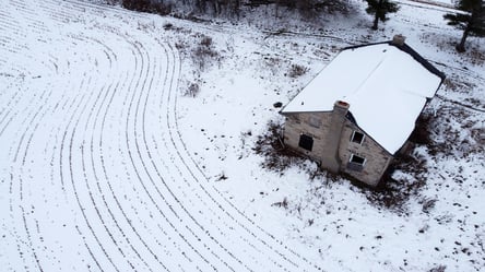 Недостроенный дом на земле тещи — можно ли отсудить после развода - 285x160