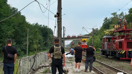 Чекали на поїзд: вісім людей загинули на станції "Квітнева" у Броварському районі - 290x166