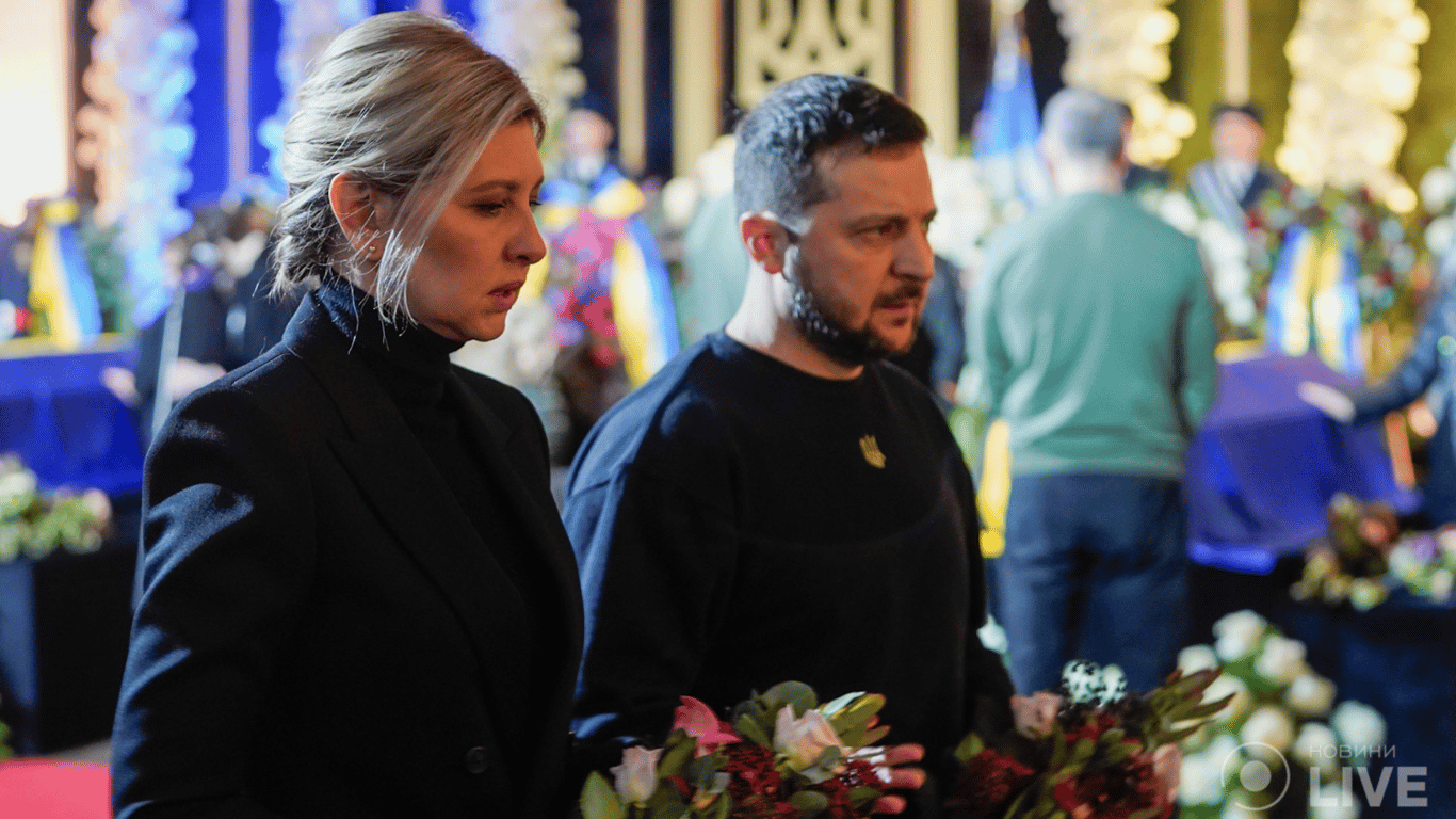 Володимир Зеленський разом з дружиною віддали шану загиблому керівництву МВС