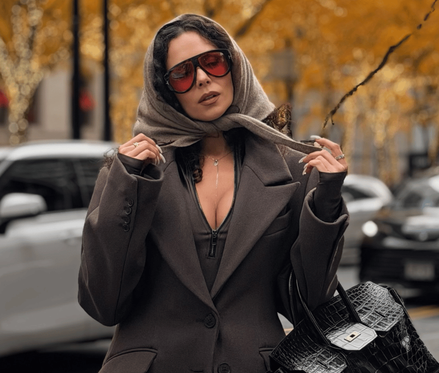 Як стилізувала хустину в новому образі Каменських